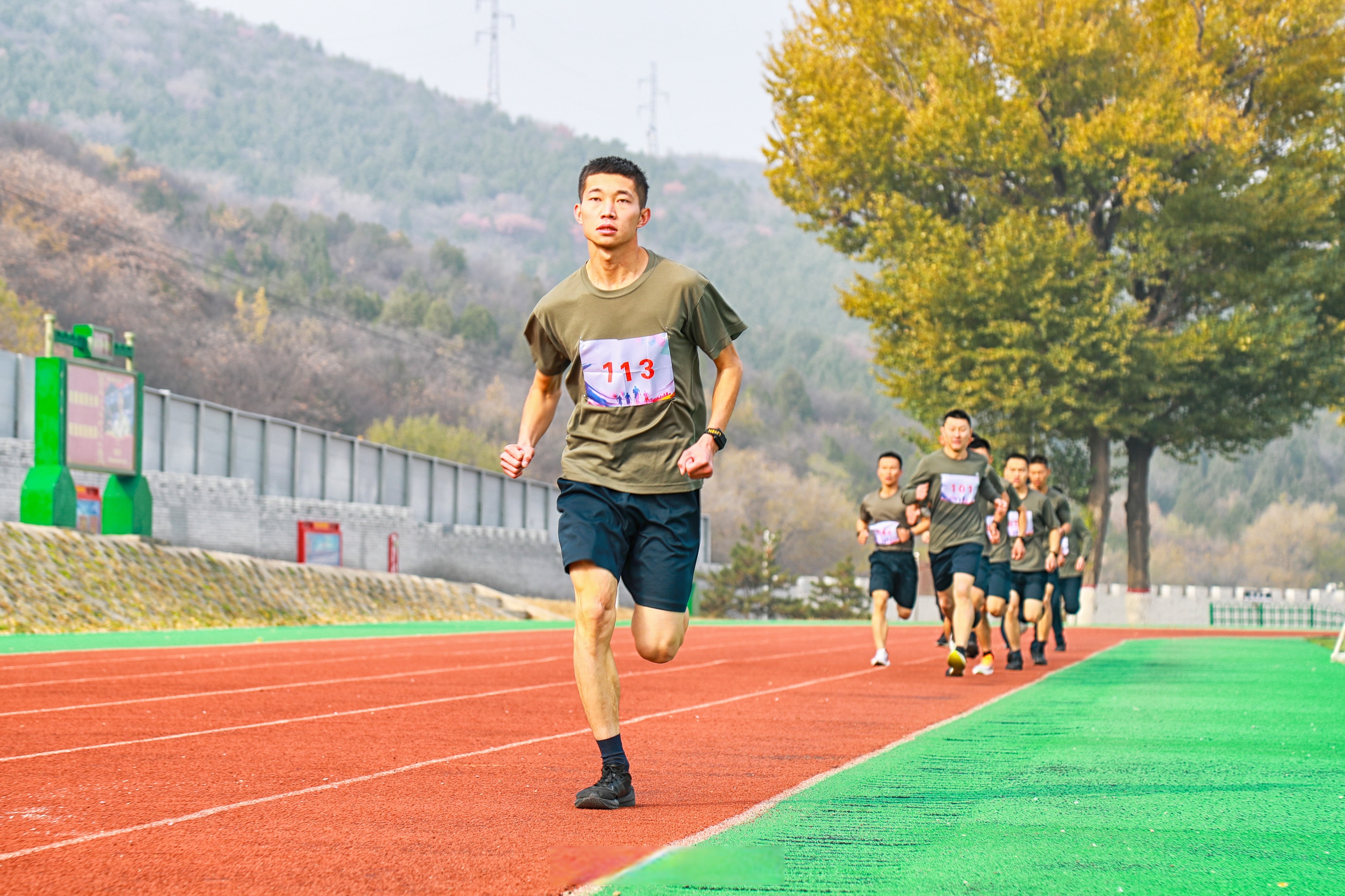 九游体育-运动场上的巅峰对决:精彩比赛打动人心的简单介绍