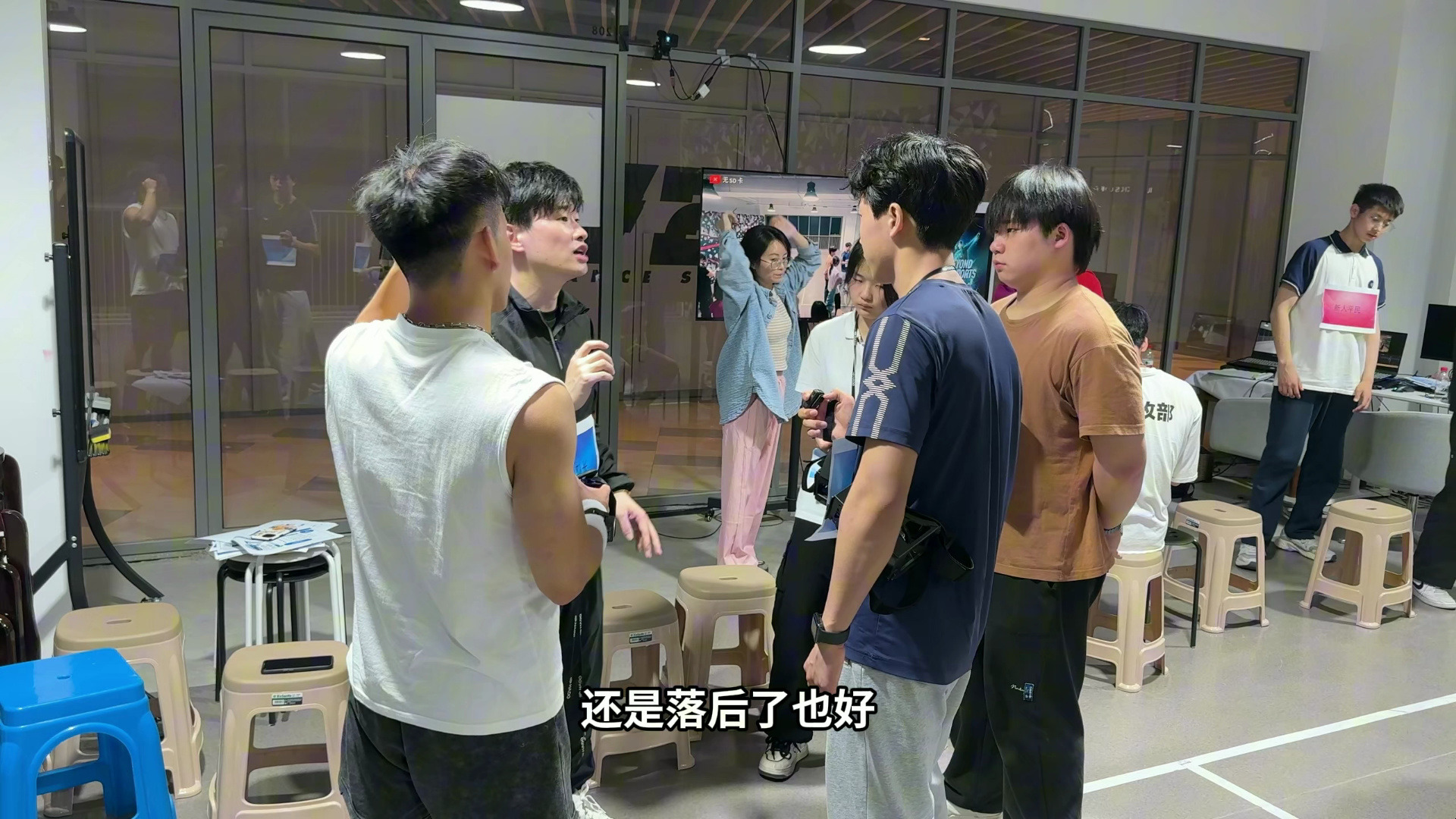 九游娱乐首页-包含红蓝之间：火热对决球队比武的词条