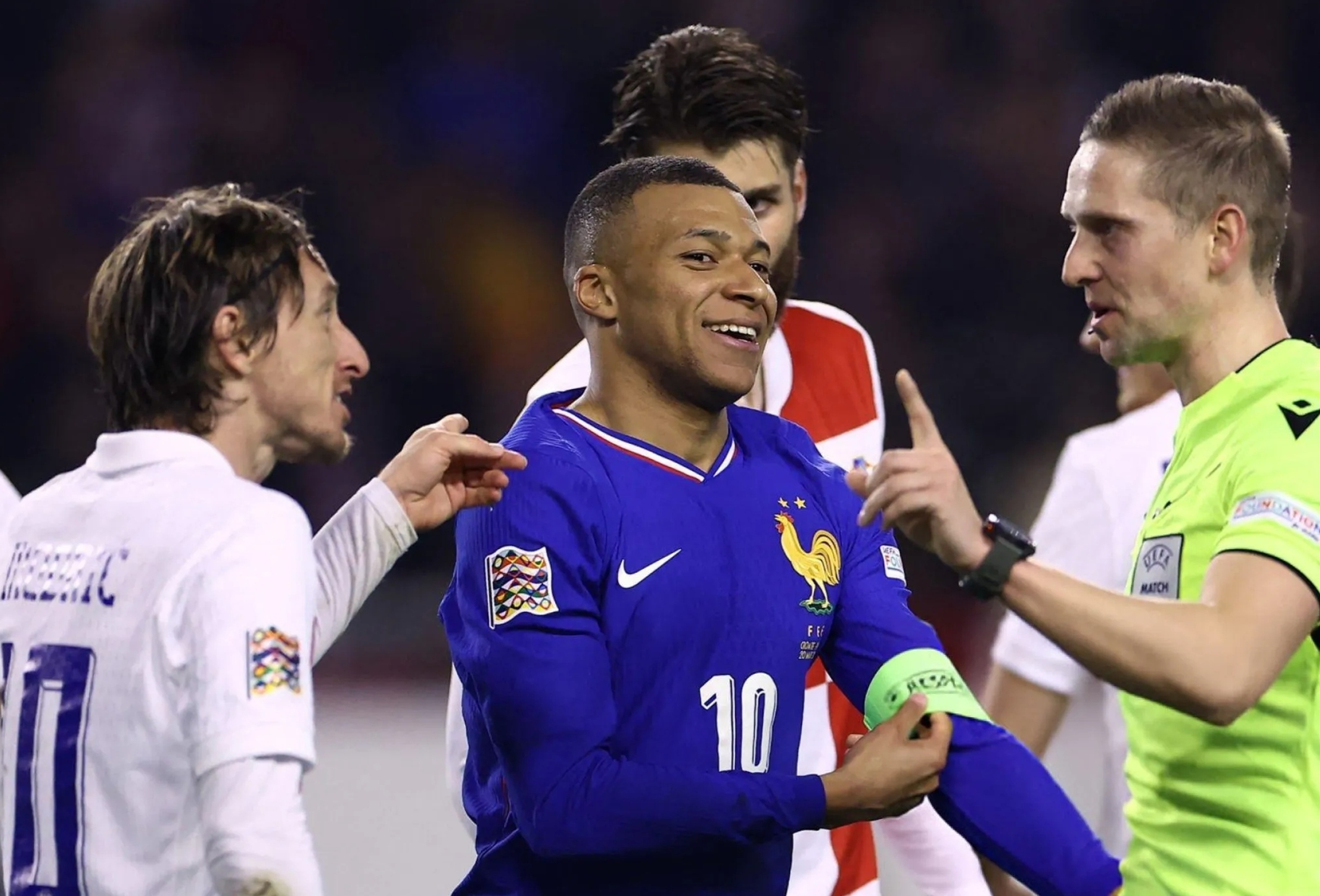 皇马队长重申要为国足效力的决心