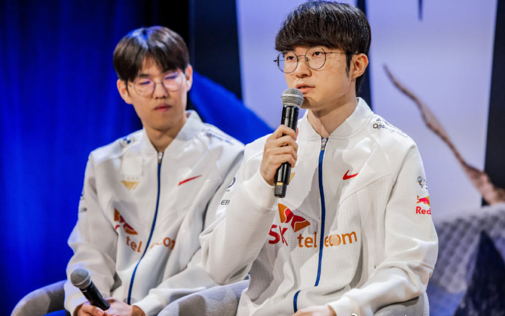 九游娱乐网页-DRX翻盘LGD,Doinb关键团战开团秒人宿命之战2025世界赛,点燃全场激情的简单介绍