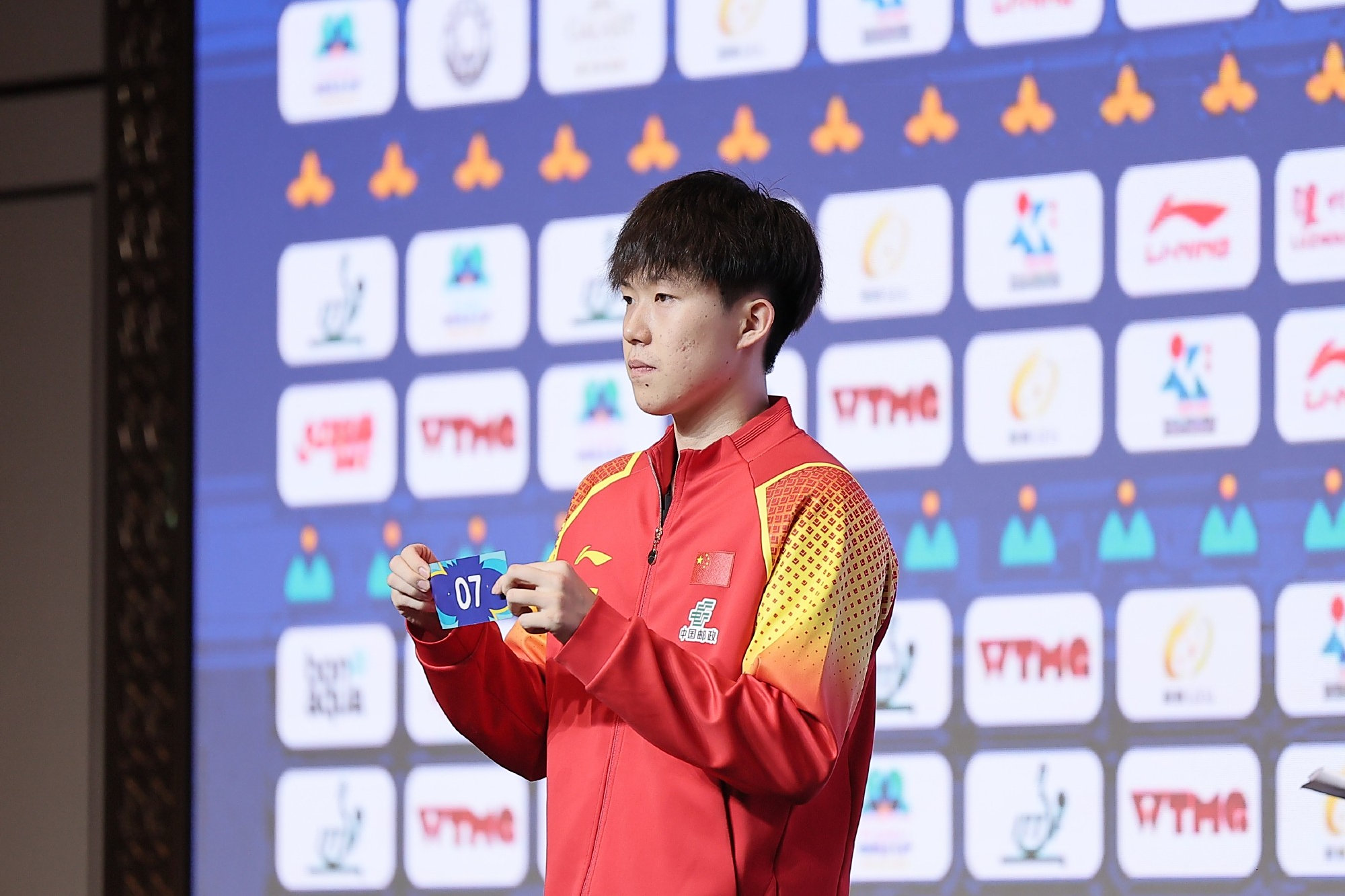 九游娱乐-FNC力克DRX,Doinb拿下关键大龙鏖战多局小组赛,强势挺进下一轮