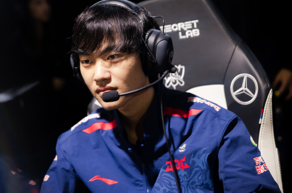 九游娱乐官方-包含V5轻取DFM,Lehends线上压制力十足激烈交锋半决赛,强势挺进下一轮的词条