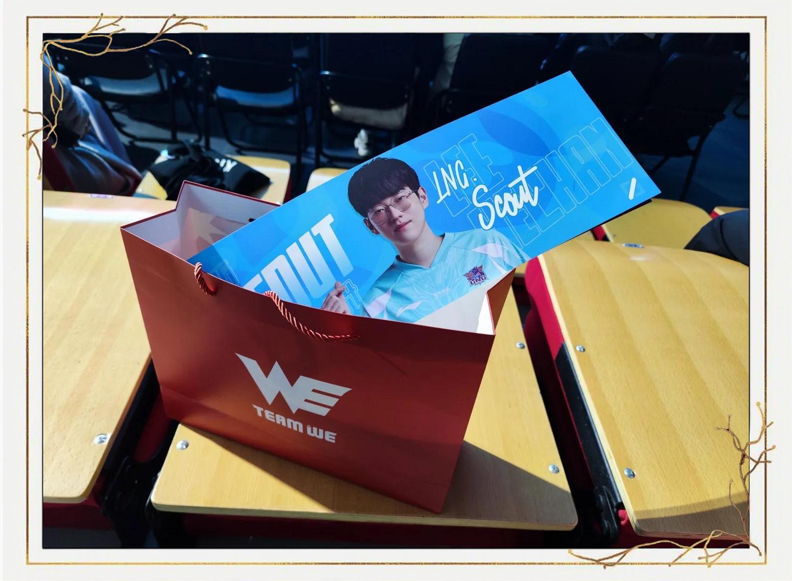 FPX绝杀T1，Bin关键团战开团秒人峡谷大战成都决赛之夜，锁定晋级资格的简单介绍