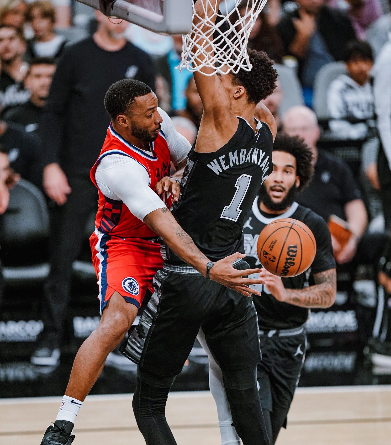 马刺队打破连败，备战决赛状态提升