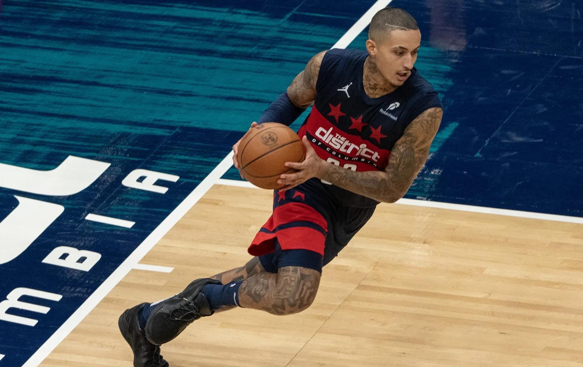 篮网大胜尼克斯豪取三连胜