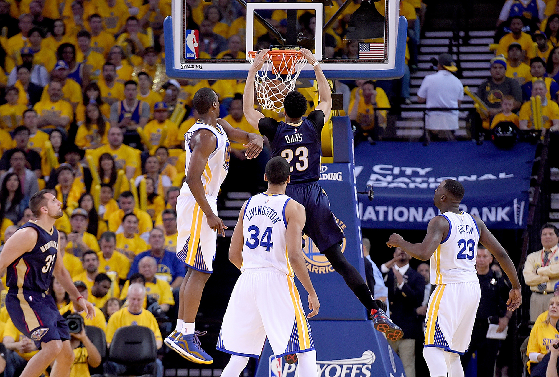 火箭不敌掘金，约基奇三分成就绝杀