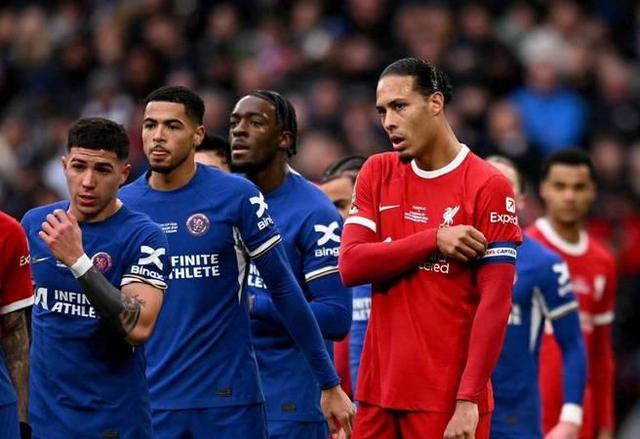 关于切尔西门将凯帕成为转会市场焦点，多队求购的信息