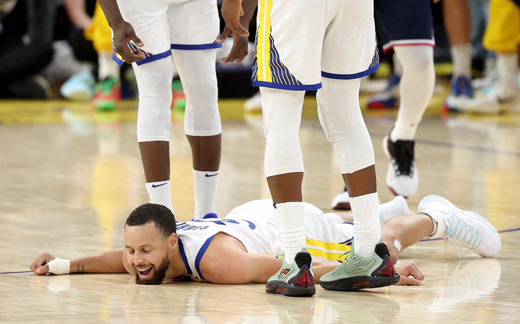 9you娱乐-勇士队遭遇胜利雄狮的艰难对决