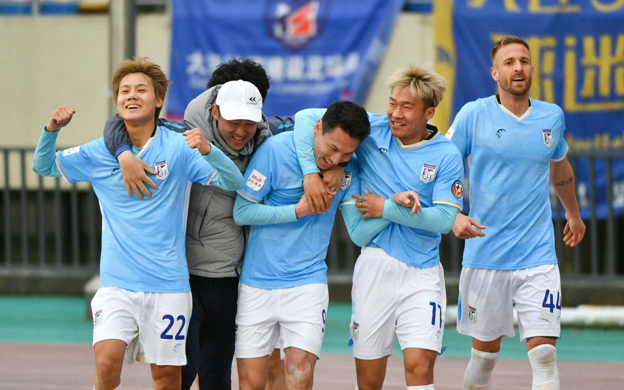 大连一方主场全取三分，突破困境的好象征