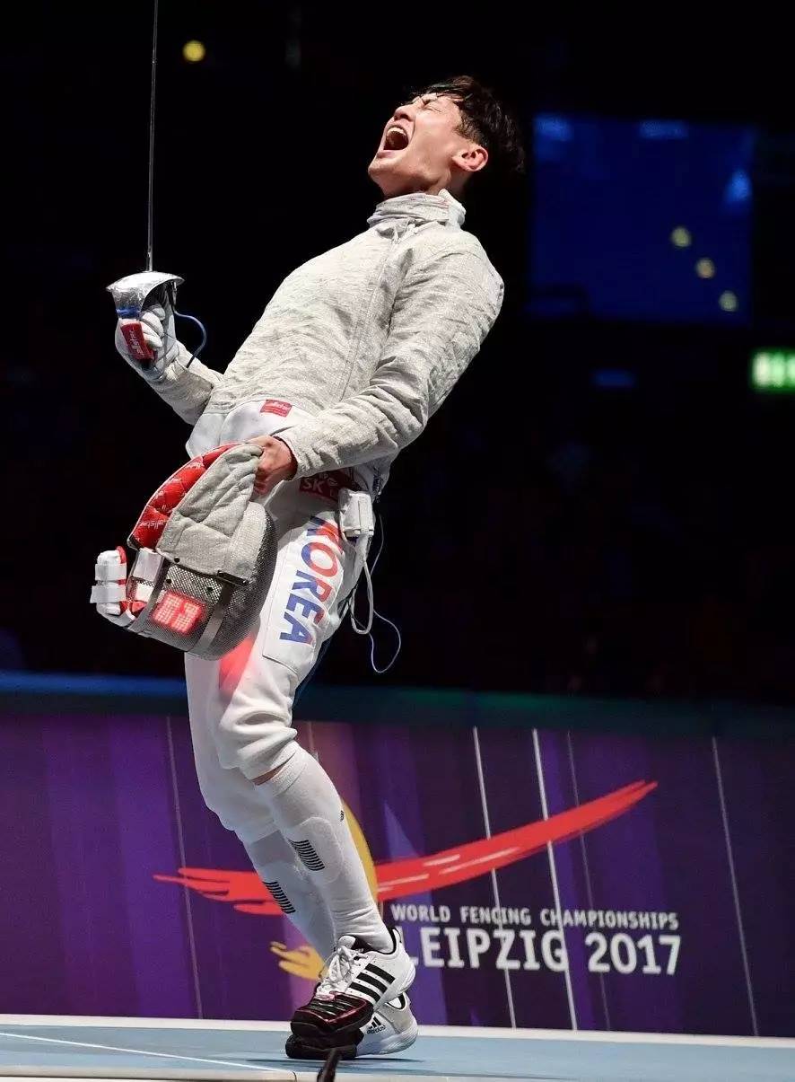 印度击剑选手逆袭成功，夺得金牌