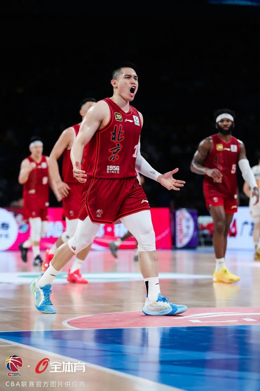 九游体育APP下载-包含北京队主场失利，遭遇季后赛前挑战的词条